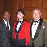 Georges Konan, président du Gala Noir et Blanc au-delà du racisme; Line Carbonneau, commissaire adjointe, commandante de la Division C; Normand Proulx, directeur général de la Sûreté du Québec